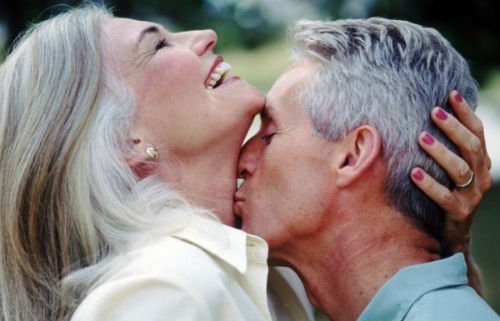 Секс и старение: как сохранить с возрастом огонь страсти
