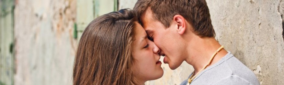 Французский поцелуй: как научиться правильно целоваться, техника, советы