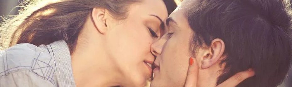 Парень целует девушку в губы: что означают поцелуи